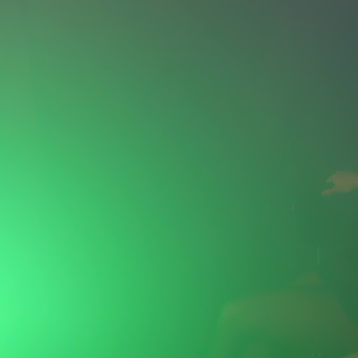 Caroline Mills Photo 30