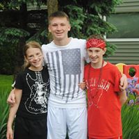 Michelle Olson Photo 40