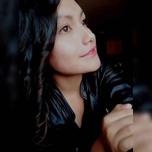 Luz Escobar Photo 9
