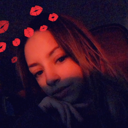 Nicole Perry Photo 15