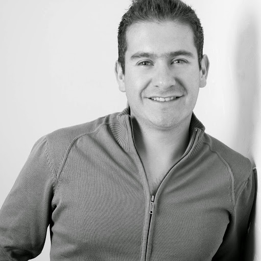 Nicolas Ruiz Photo 37