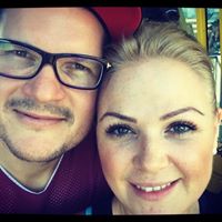 Angela Roche Photo 24