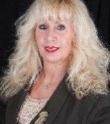 Evelyn Vega Photo 1