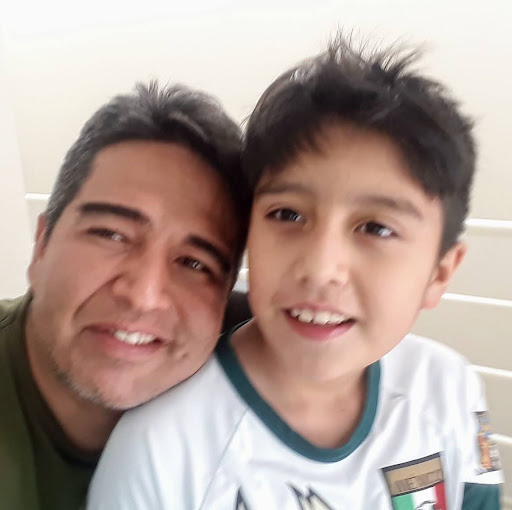 Eduardo Linares Photo 14