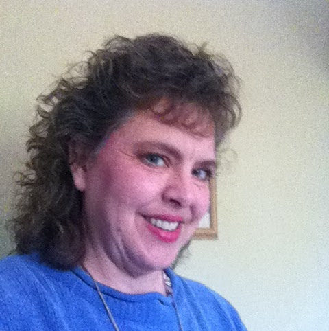 Lisa Meadows Photo 19