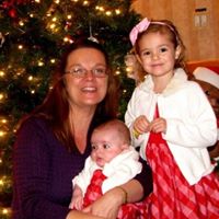 Elizabeth Estes Photo 35