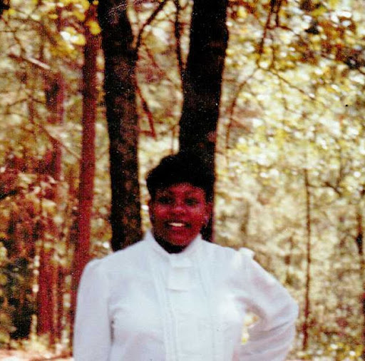 Annie Davis Photo 19