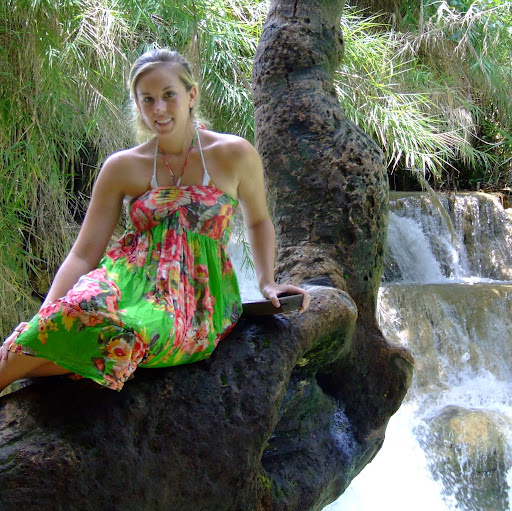 Lisa Bowling Photo 22