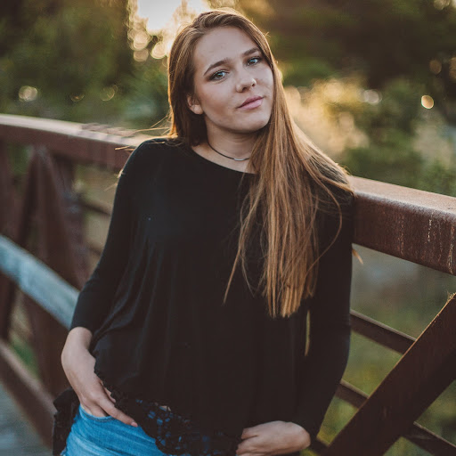 Cindy Barker Photo 9