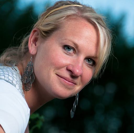 Suzanne Tracy Photo 4
