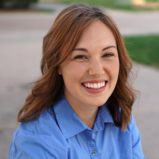 Laura Turner Photo 18