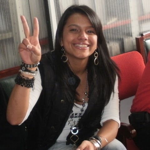 Kelly Robles Photo 17