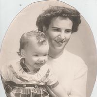 Lynne Summers Photo 8