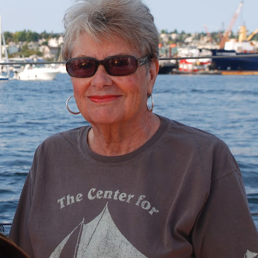 Elizabeth Mcdaniel Photo 25