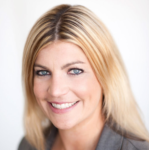 Sally Thompson Photo 23