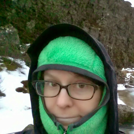 Helen Fields Photo 18