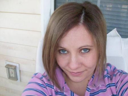 Victoria Adams Photo 36