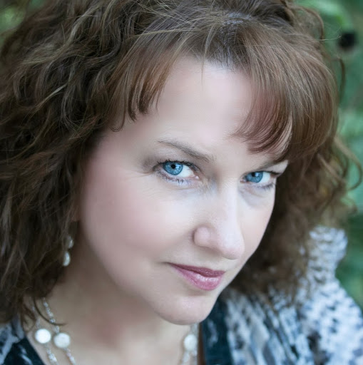 Lorie Hall Photo 17