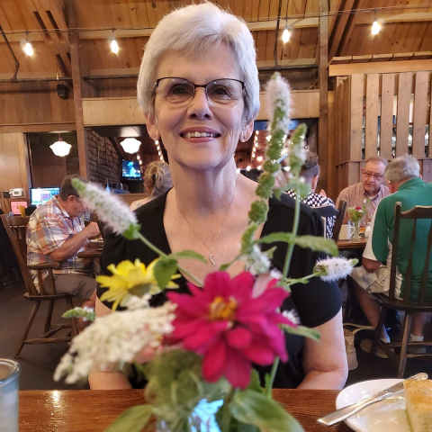 Vicki Howard Photo 31