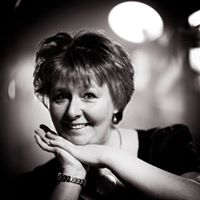 Elizabeth Desmarais Photo 13