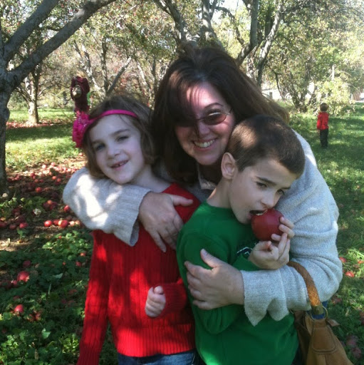 Lisa Devine Photo 25