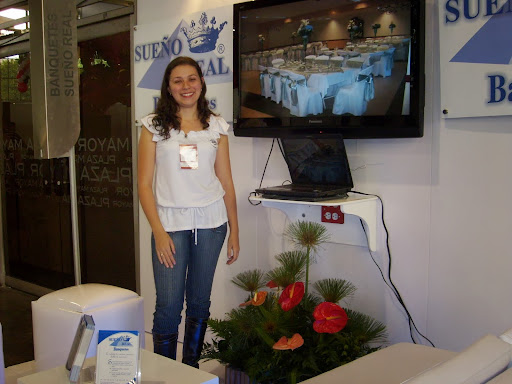 Adriana Alvarez Photo 22