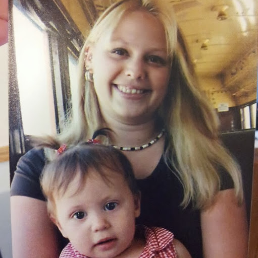 April Murray Photo 17