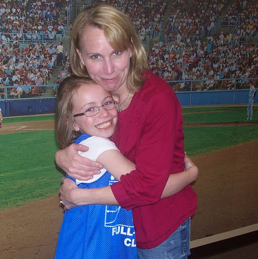 Ava Thompson Photo 14
