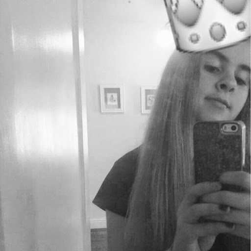 Olivia Simon Photo 7