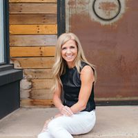 Molly Flaherty Photo 10