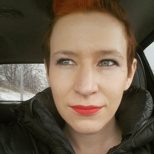 Rebecca Sutter Photo 13