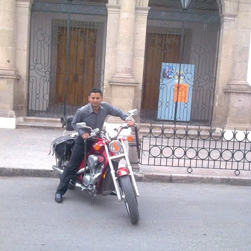 Hector Bautista Photo 15