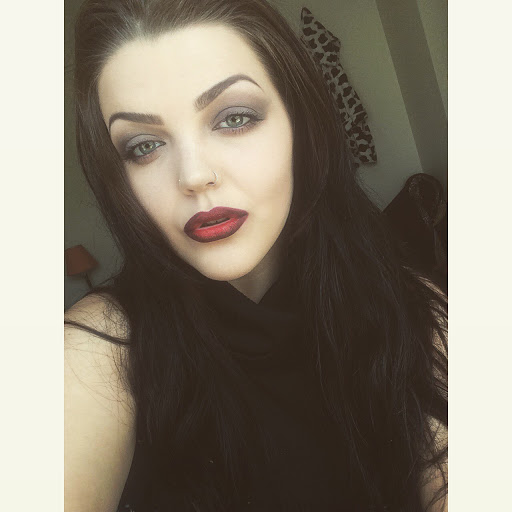 Amy Knowles Photo 35