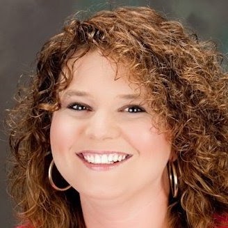 Lisa Strong Photo 18