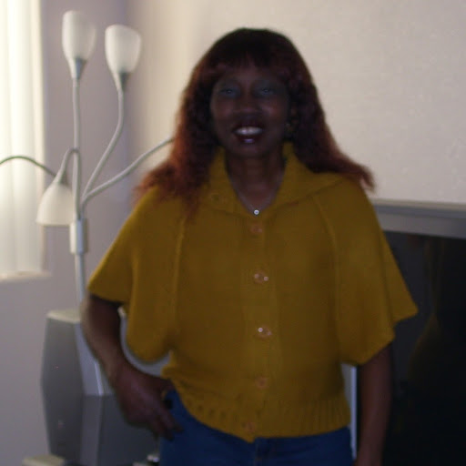 Julia Fuller Photo 20