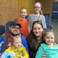 Kelly Hendrickson Photo 21