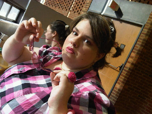Stephanie Graham Photo 24