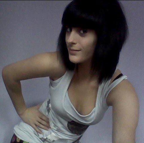 Vicky Garrett Photo 10