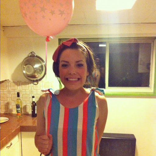 Louise Richards Photo 40