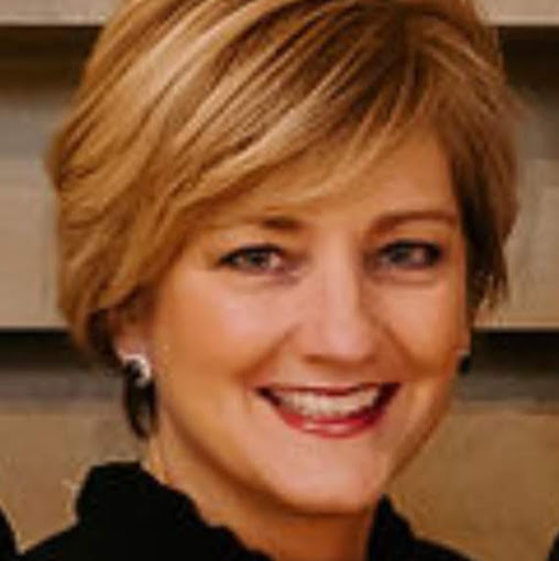 Kristen Howard Photo 39