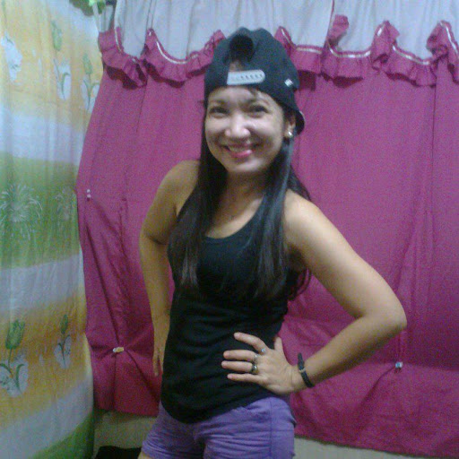 Julie Peralta Photo 7