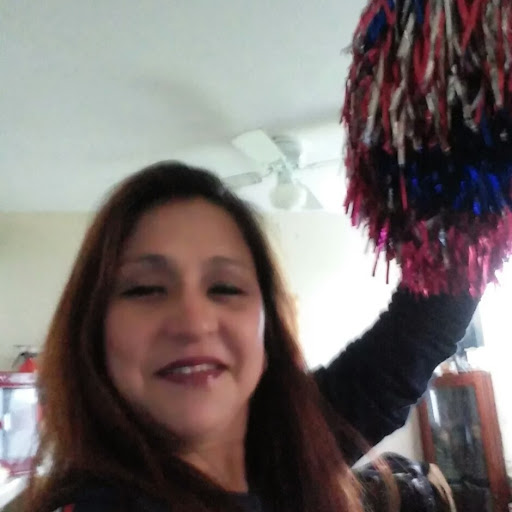 Julie Aguilar Photo 23