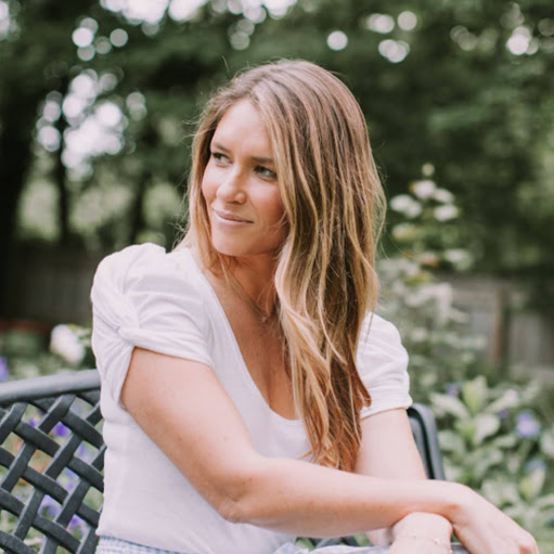 Elizabeth Yancey Photo 17