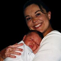 Jennifer Bettencourt Photo 35