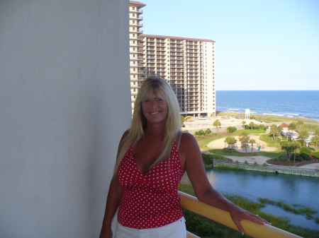 Sandra Guthrie Photo 30