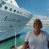 Julia Henderson Photo 17