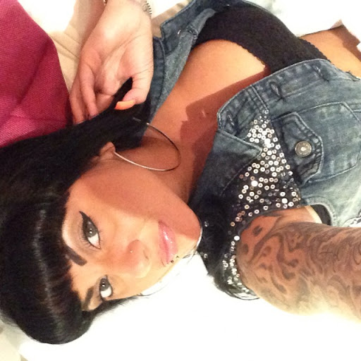 Danielle Tuttle Photo 5