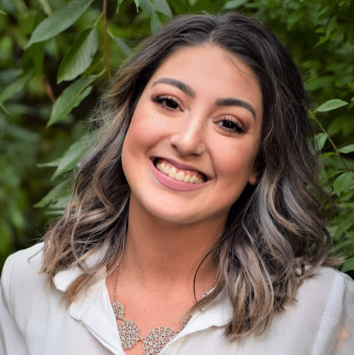 Danielle Field Photo 14