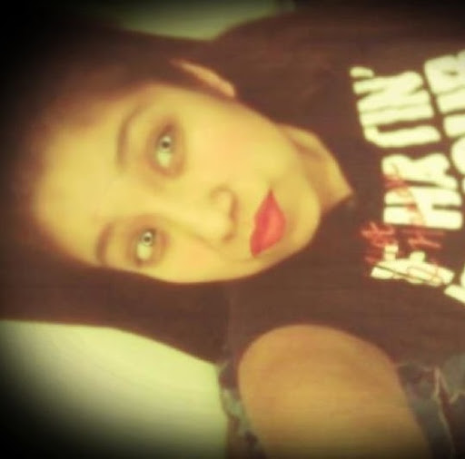 April Flores Photo 21