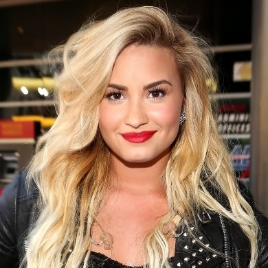 Sara Houston Photo 7